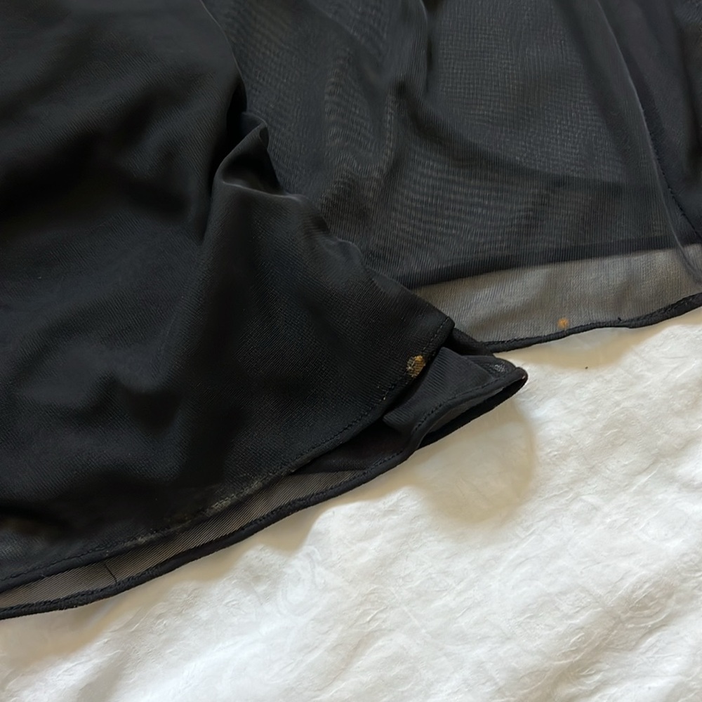 Need a Prom dress? Size 5 black dress - Picture 8 of 8
